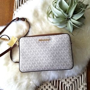 Michael Kors Jet Set crossbody bag vanilla